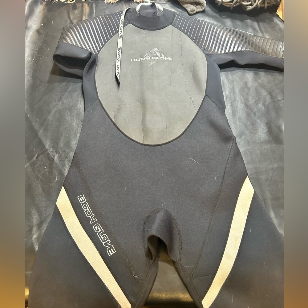 Body Glove Wet suit Men XXL Shorts Short Sleeve. Black Gray Zipback